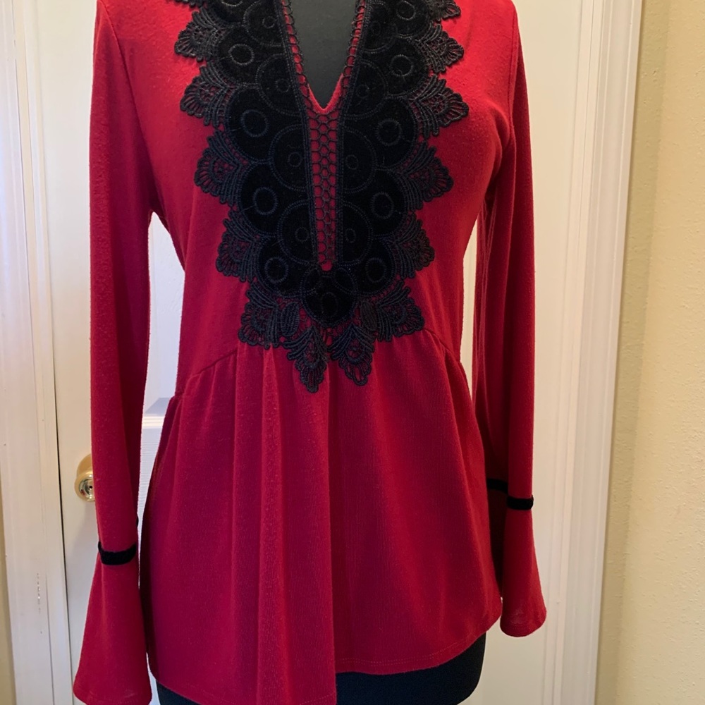August Silk burgundy bell sleeve velvet trim sz M